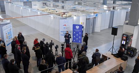 Koronawirus. Zamiast szpitali tymczasowych są szpitale widma