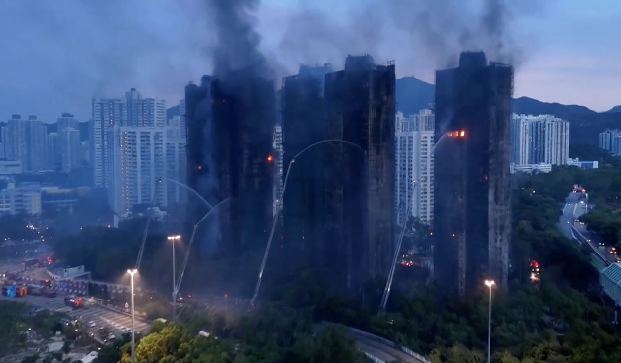 Tragedia w Hongkongu: ponad 50 ofiar śmiertelnych, setki zaginionych. Władze uruchamiają ogromny fundusz pomocy