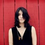 Gwiazda "Wilgotnych miejsc" w klipie Sharon Van Etten