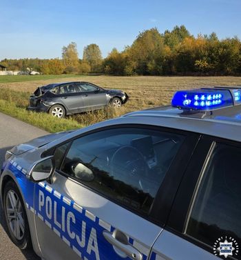 Miała ponad 2,5 promila i wiozła 5-letnią córkę. Mazda dachowała w Seceminie. 36-latka usłyszała zarzuty