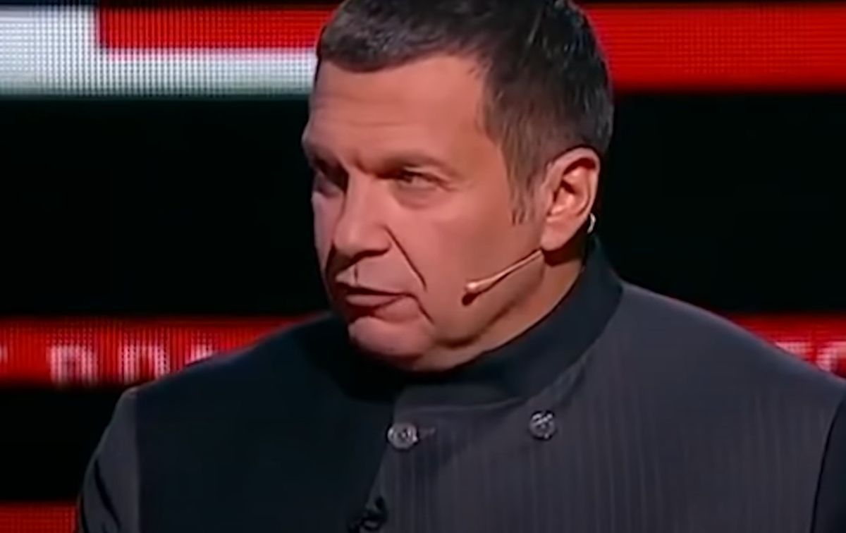 Władimir Sołowjow jest wrogo nastawionym do Ukrainy prezenterem Rossija 1 i Rossija 24