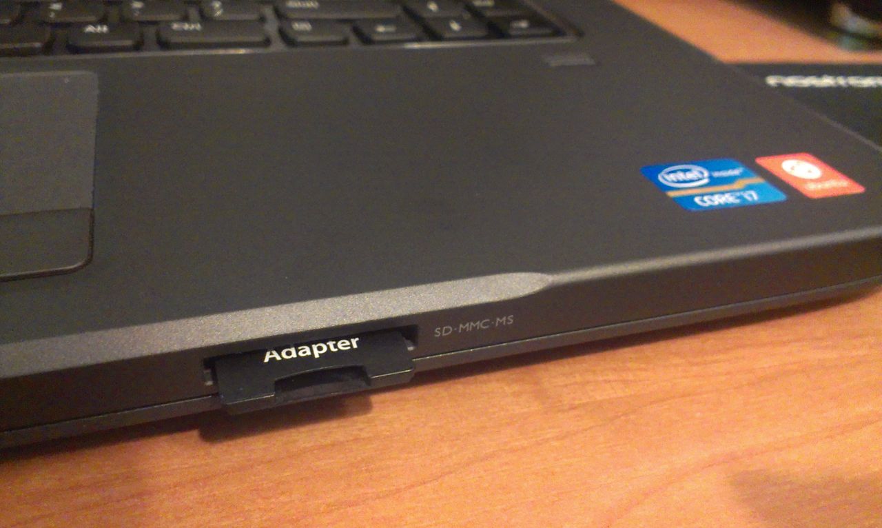 Cuda niewidy - wpływ adaptera SD na notebooka Dell V3560