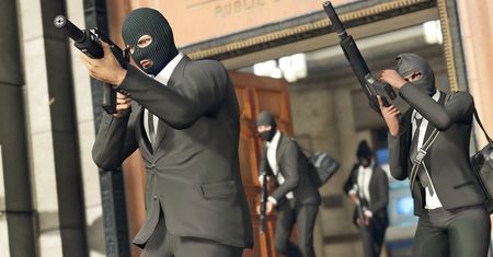 W GTA Online odpoczywając po napadzie na bank porozjeżdżamy rowerzystów