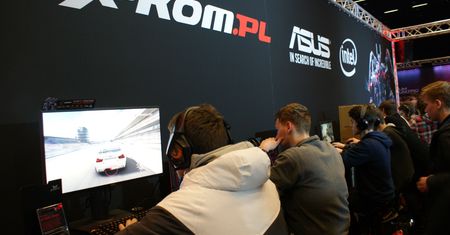 [IEM 2015] Wygodny ROG Bus i superszybkie auta na stoisku ASUSA oraz X-KOM
