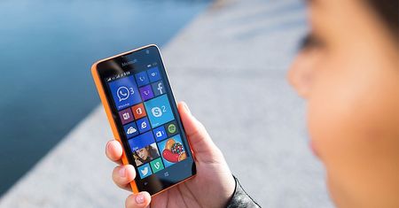 Nadzieją dla Microsoftu są bardzo tanie smartfony, takie jak Lumia 430
