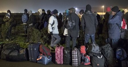 Rozpoczęła się ewakuacja obozu migrantów w Calais