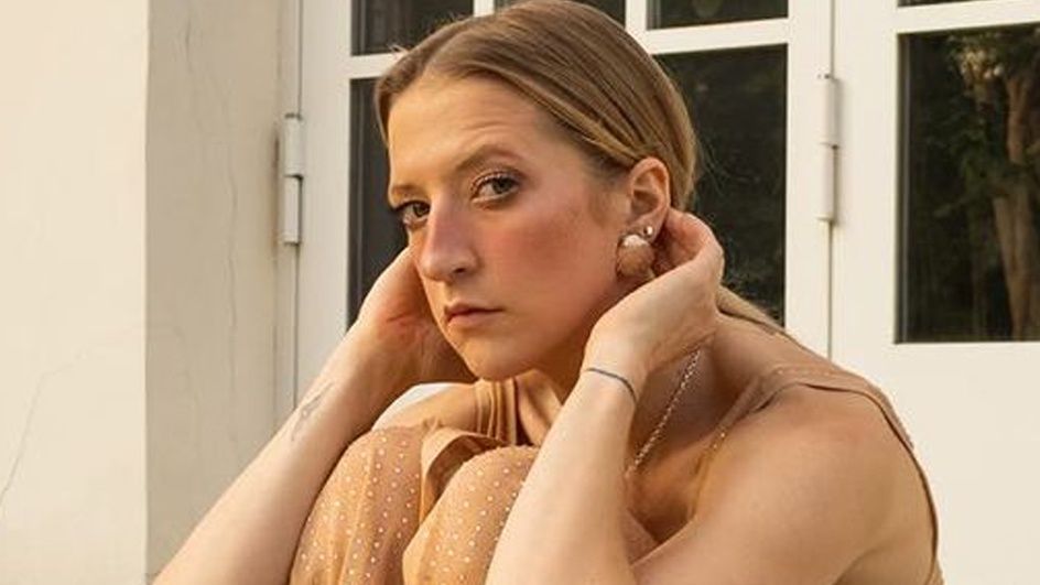 Lara Gessler w "nagiej sukience"