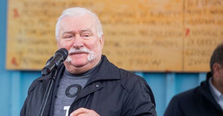 Wałęsa doradza żonie: Czas na młodszy model