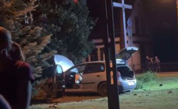 Lubno: Kierowca volkswagena ściął słup i wjechał w krzaki. 25-latek był pijany