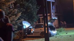 Lubno: Kierowca volkswagena ściął słup i wjechał w krzaki. 25-latek był pijany