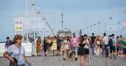 Sopot już rozpoczął sezon. "Gołe brzuchy i prężenie klaty"