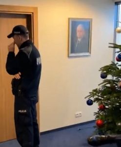 Pokazano screen z TVP. Jeden szczegół przykuł uwagę
