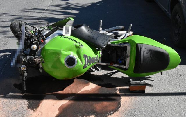 Nie ustąpiła pierwszeństwa, motocyklista trafił do szpitala (zdjęcia)
