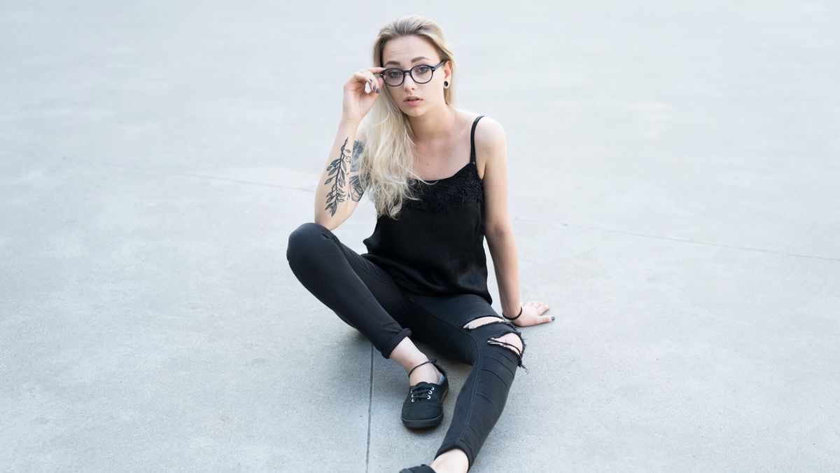 Jak pomóc modelce z pozowaniem podczas robienia portretów? 1