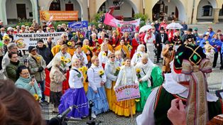 Jelenia Góra: Wielkie Senioralia rozpoczęte! Symboliczny klucz do miasta w rękach seniorów