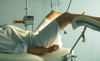 Nie zbliżaj do miejsc intymnych. Ginekolożka radzi wyrzucić z łazienki