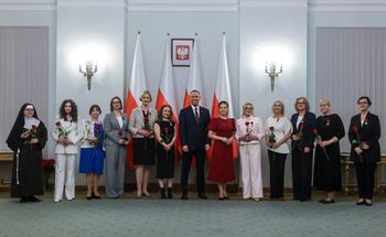 "Niech żyją polskie kobiety". Prezydent uhonorował 11 Polek