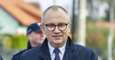 Rzucił pracę u Glapińskiego. Po miesiącu