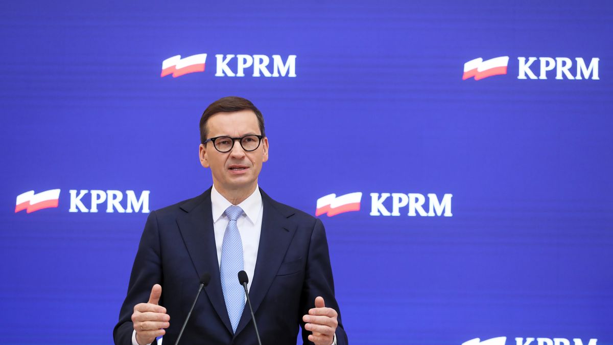 Mateusz Morawiecki
Warszawa, 24.03.2022. Premier Mateusz Morawiecki podczas konferencji prasowej, 24 bm. w KPRM w Warszawie. Spotkanie dotyczy�o zmian w podatkach. (mr) PAP/Pawe� Supernak
Pawe� Supernak
kancelaria prezesa, konferencja, kprm, pit, podatki, polityk, polityka, prasowa, premier, rz�d, rz�du, system bud�etowy, system podatkowy, szef rz�du, tarcza antyputinowska, zmiana, zmiany