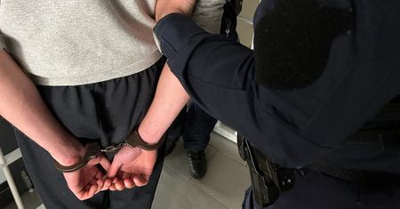 Chciał "kupić" e-papierosa. Nie uwierzysz, co mu grozi