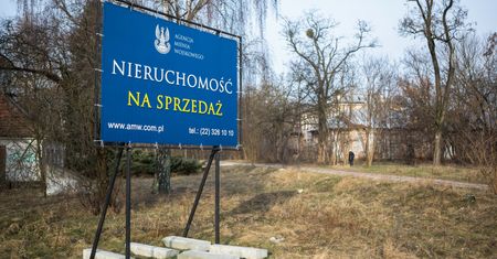 Pandemia pobudziła sprzedaż nieruchomości wojskowych. Coraz szersza oferta