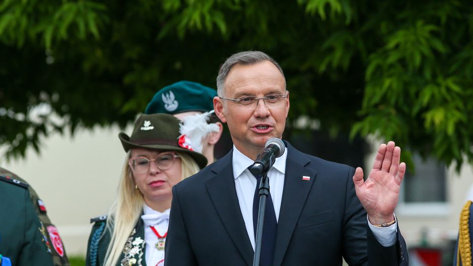 Duda grzmi. Mówi o "służalczych dziennikarzach"