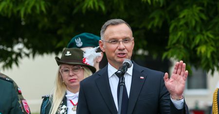 Duda grzmi. Mówi o "służalczych dziennikarzach"