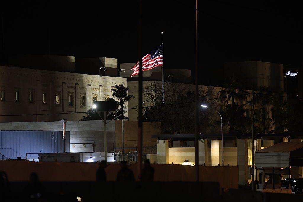 Media: Katiusze spadły na Bagdad. Ambasada USA pod ostrzałem