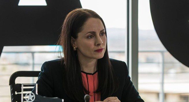 Julie Ann Emery zagra w serialu "Paragraf 22"