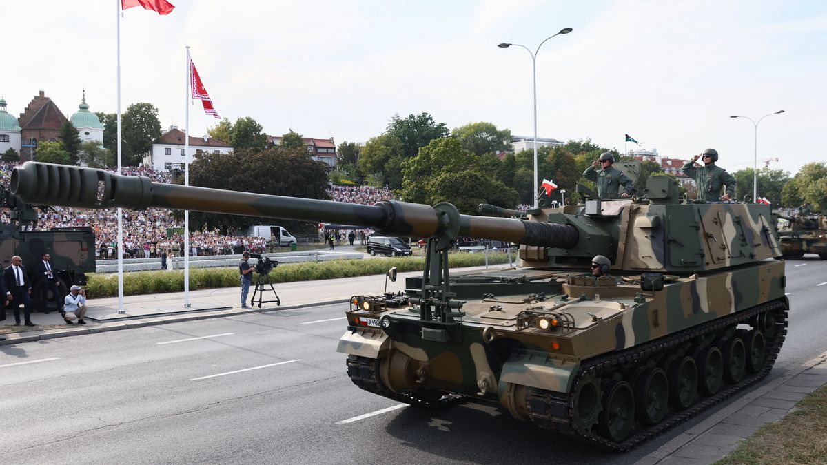 15 sierpnia odbyła się defilada z okazji Święta Wojska Polskiego na Wisłostradzie w Warszawie