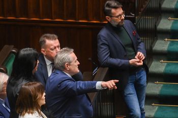 Mikrofony uchwyciły słowa Glińskiego. Nagle podszedł do marszałek