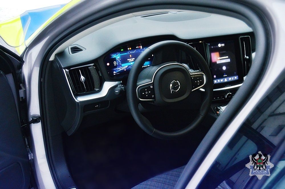 Nowe radiowozy w Wałbrzychu. To Volvo V60