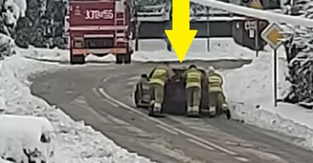 Mustang kontra polska zima. Ludzie pękają ze śmiechu po obejrzeniu