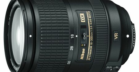 AF-S DX Nikkor 18-300 mm f/3,5-5,6G ED VR - uniwersalny zoom z lepszą stabilizacją