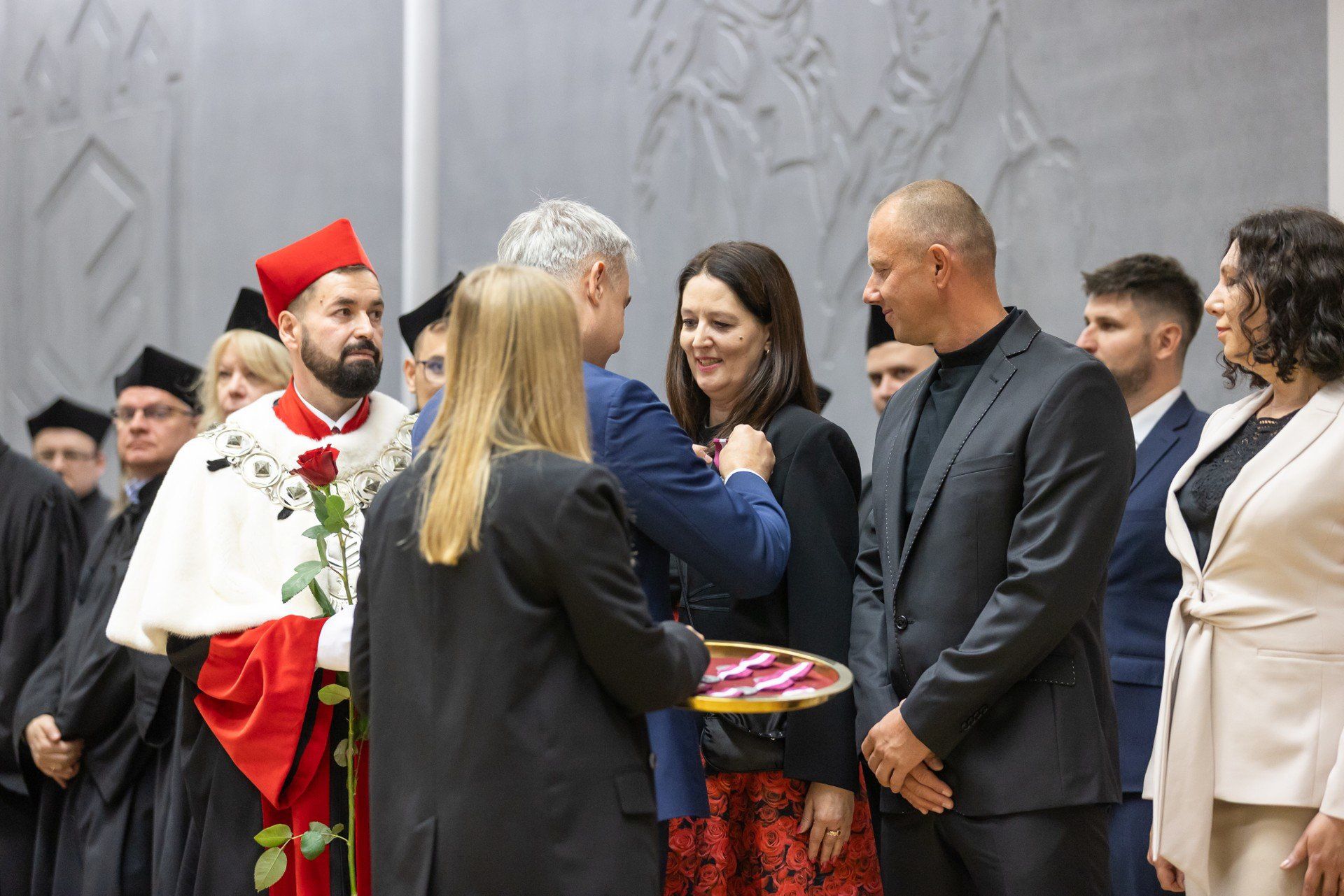 Inauguracja nowego roku akademickiego na Politechnice Bydgoskiej upłynęła pod znakiem cyberbezpieczeństwa. Gościem uczelni był dr Krzysztof Gawkowski, wiceprezes Rady Ministrów i zarazem minister cyfryzacji. Inauguracyjne uroczystości poprzedziło otwarcie gruntownie zmodernizowanego Wydziału Telekomunikacji, Informatyki i Elektrotechniki.