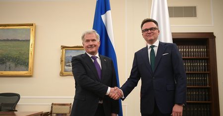 Pierwsza taka rozmowa Hołowni. "Bardzo się cieszę"