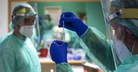 Koronawirus. Zakażenia 26 listopada. Mazowieckie znowu drugie