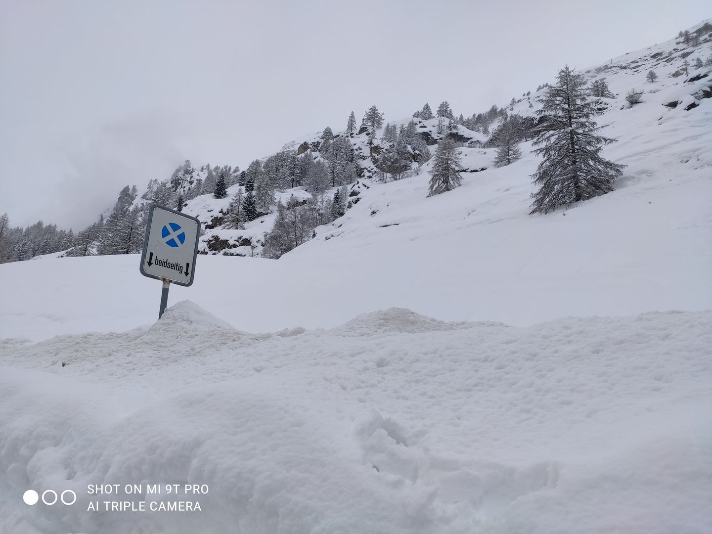 Śnieżny chaos w Alpach. Zaspy wokół Zermatt