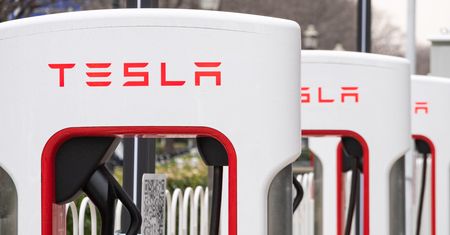 Tesla pozywa zarządcę niemieckich autostrad. Chce montować własne ładowarki