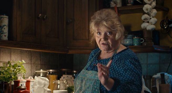 W reklamach x-kom babcia i nastolatka opowiadają o grach komputerowych (wideo)