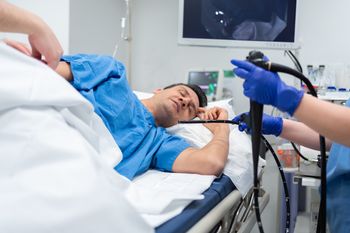 Tyle trzeba czekać na kolonoskopię. pacjenci w patowej sytuacji