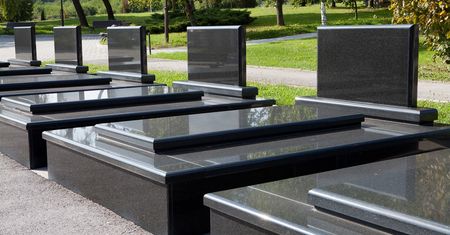 Tyle zarabia kamieniarz. "Nasi klienci są bardzo wymagający"