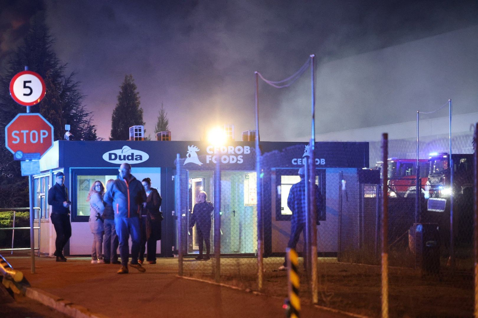 Pożar hali magazynowej w Sosnowcu. Na miejsce udają się liczne jednostki ze Śląska i Zagłębia