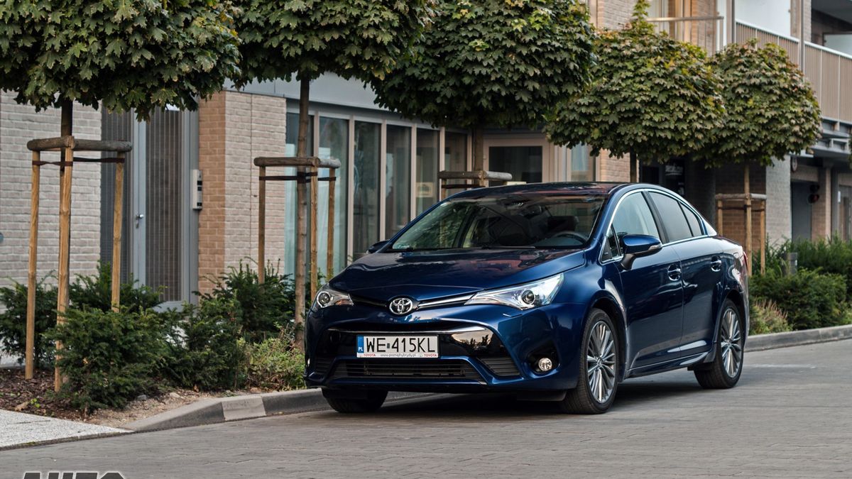 Nowa Toyota Avensis zmieniła się znacznie względem swojej poprzedniczki, ale tak naprawdę wykorzystuje mnóstwo jej podzespołów technicznych.