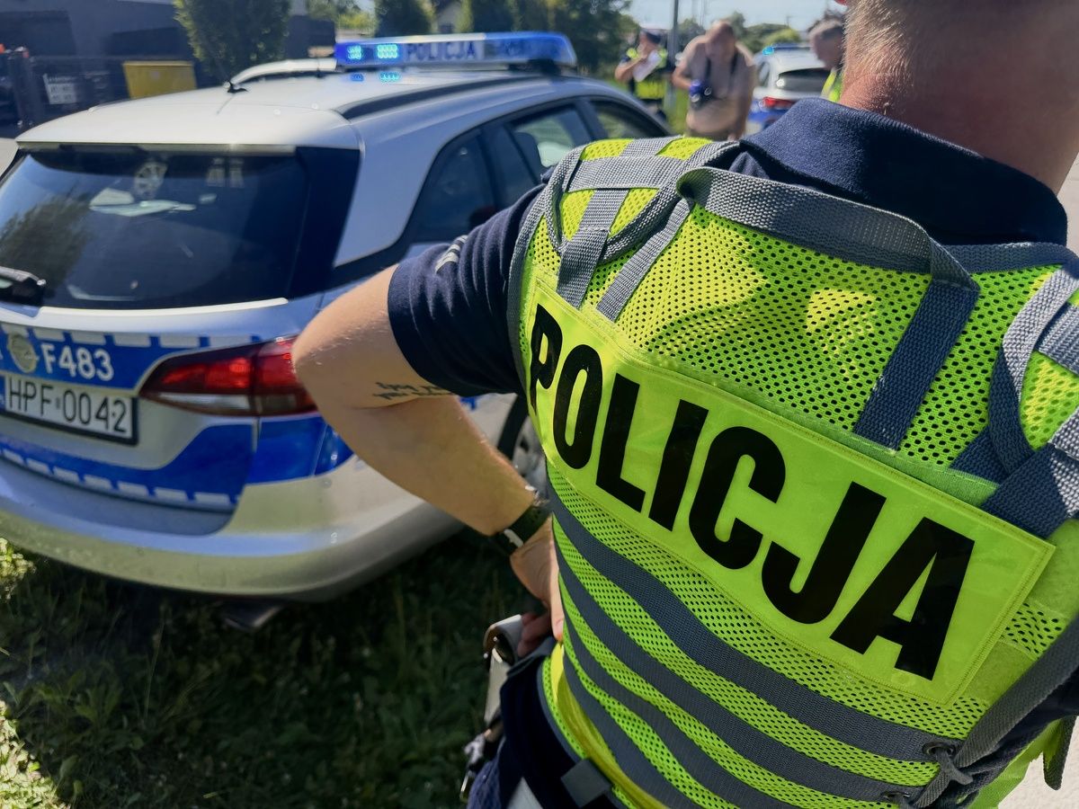 Pijany kierowca staranował radiowóz. Będzie tego żałował