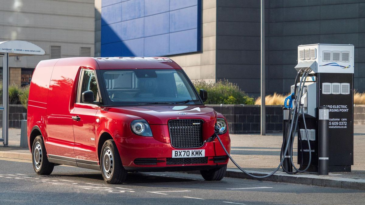 Ciekawa stylistyka i elektryczny napęd. Czy to wystarczy, by przyciągnąć klientów?