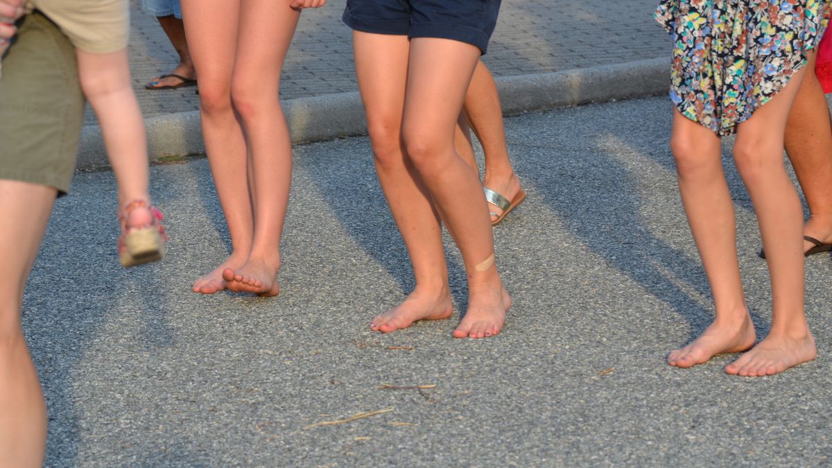 Zgrabne nogi można uzyskać poprzez regularne chodzenie i bieganie