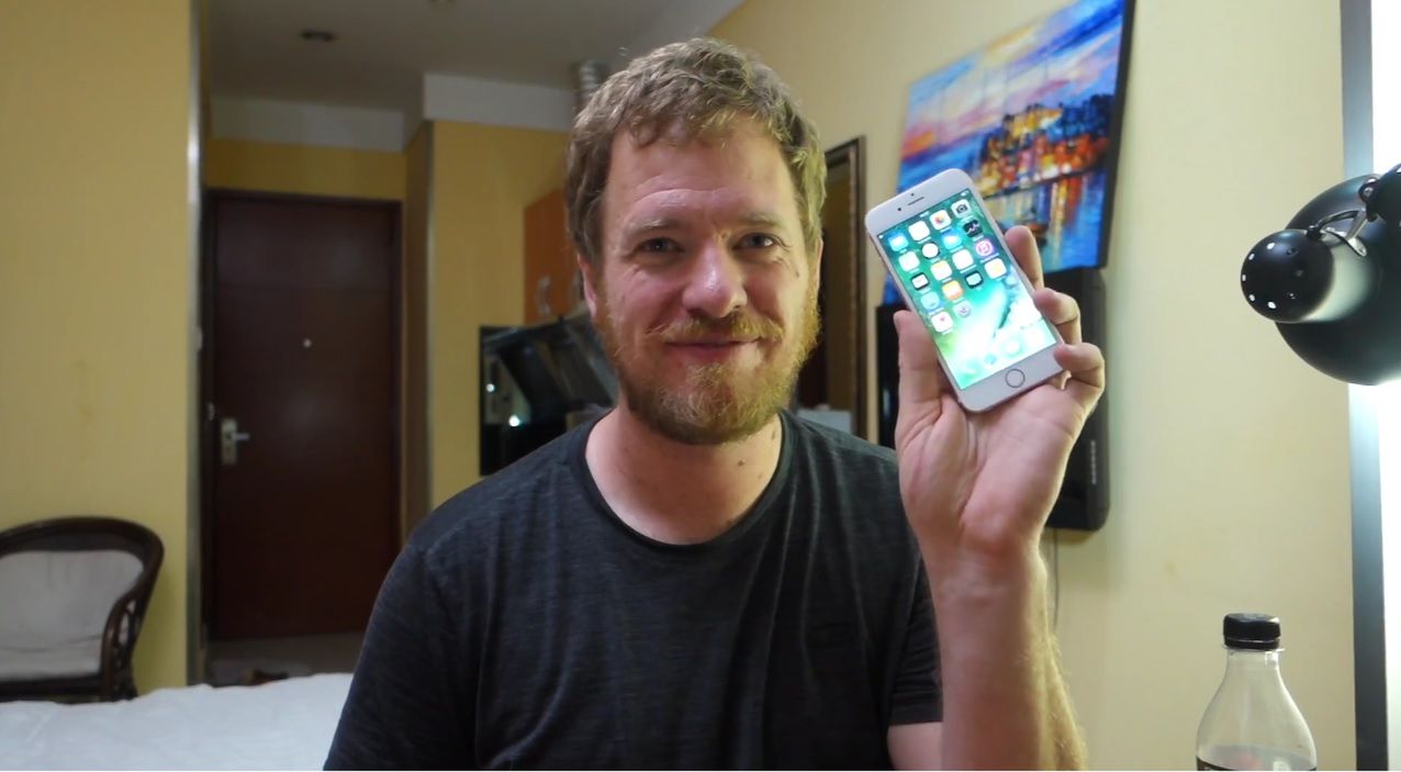 Sam zbudował iPhone'a z części, które kupił w Chinach