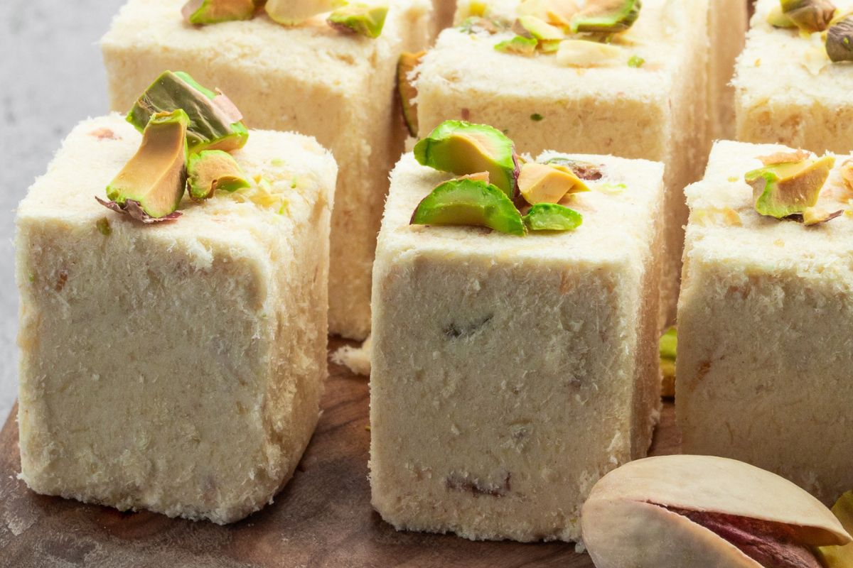 W PRL-u odmładzający hit deserowy. Tak zrobisz wersję bez cukru