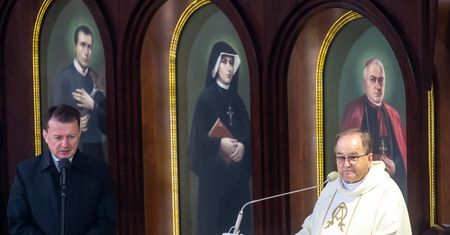 Urodziny Radia Maryja: Rydzyk tłumaczy się ze swoich słów. "Kocham Kościół"